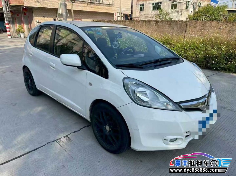 13年本田飞度轿车抵押车出售