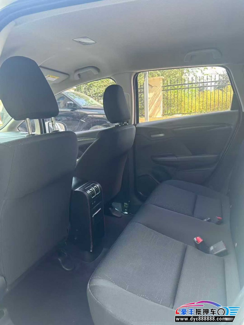 17年本田飞度轿车抵押车出售