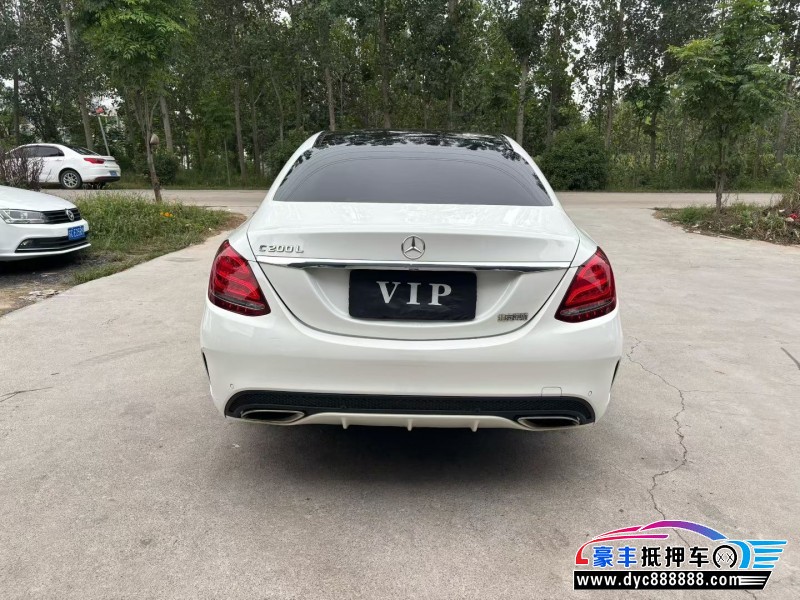 18年奔驰C轿车抵押车出售