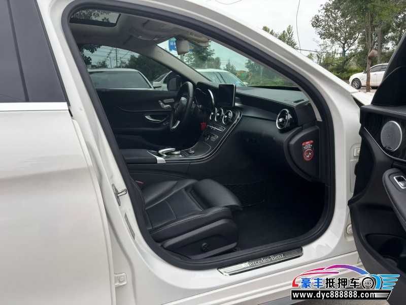 18年奔驰C轿车抵押车出售