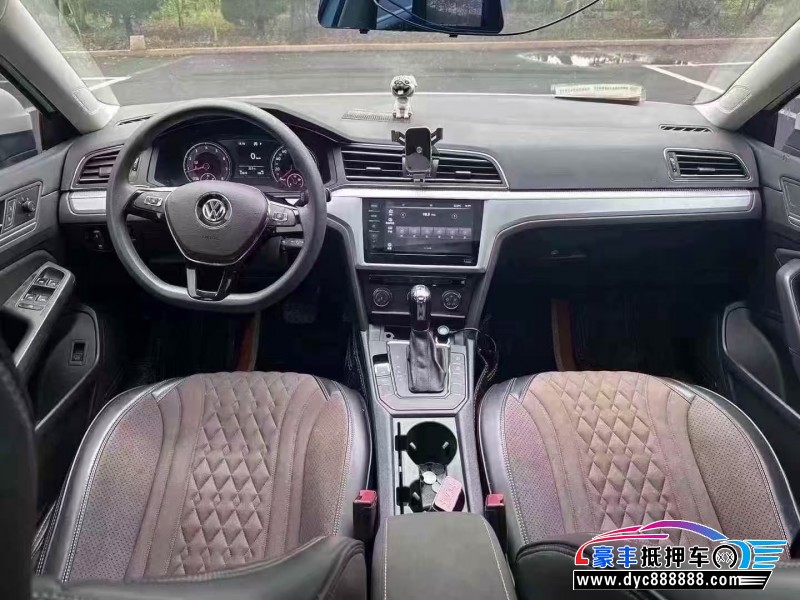 23年大众凌渡轿车抵押车出售