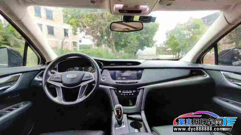 17年凯迪拉克XT5轿车抵押车出售