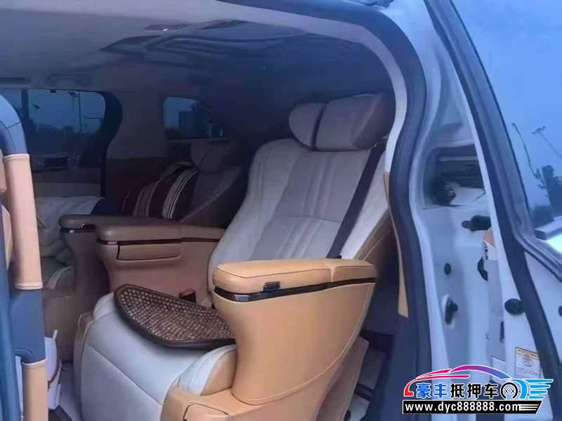 23年丰田塞纳轿车抵押车出售