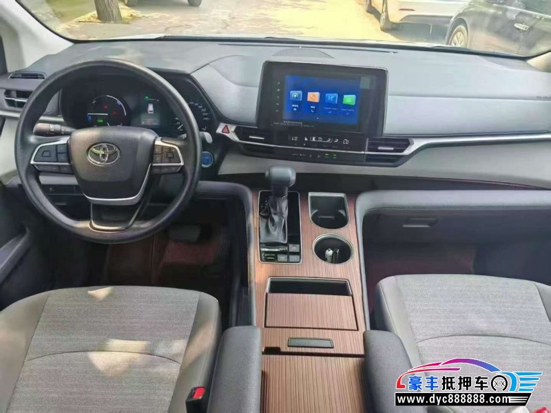 23年丰田塞纳轿车抵押车出售