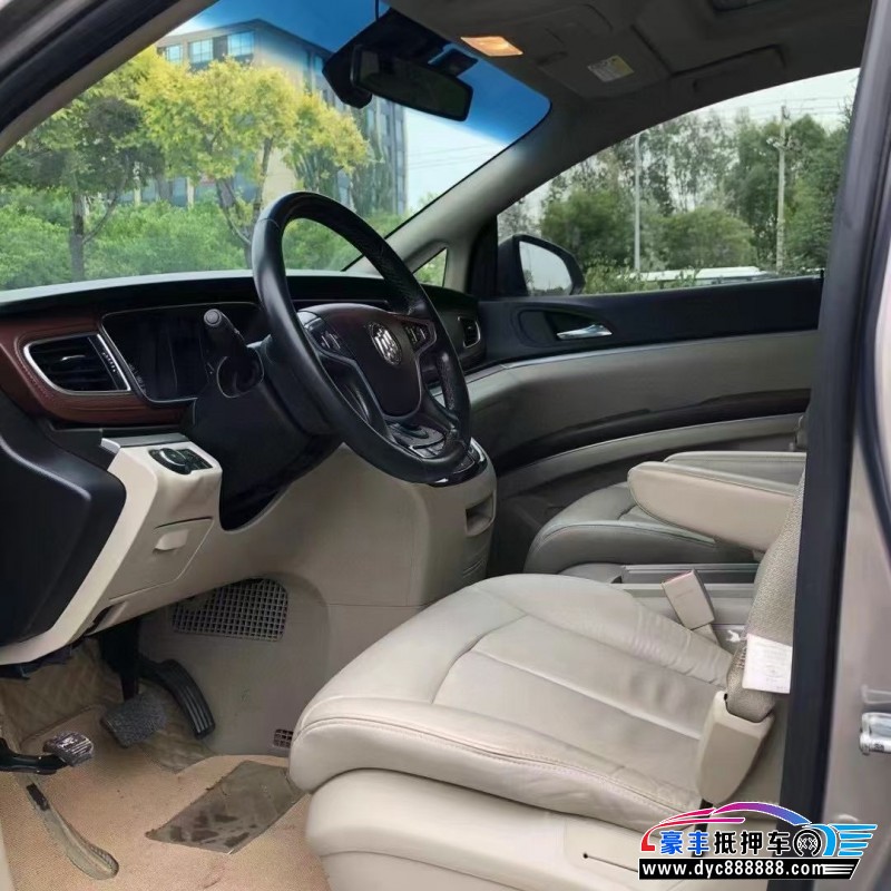 17年别克GL8轿车抵押车出售