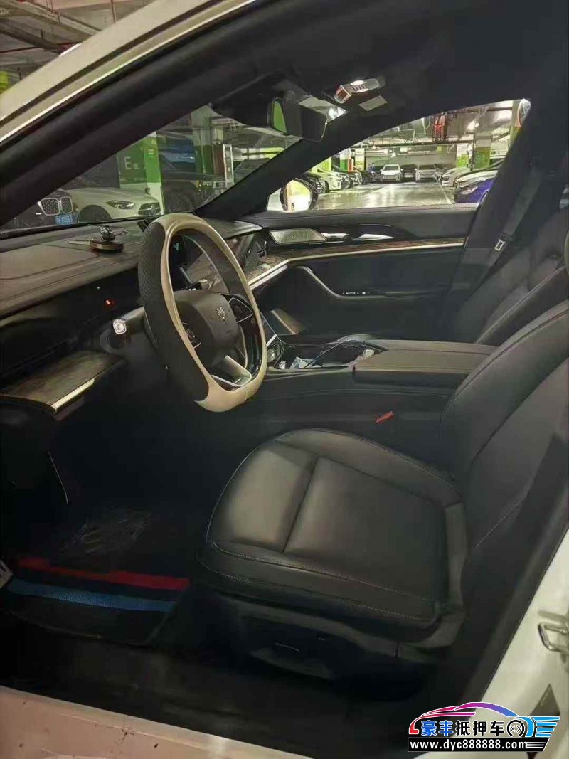 23年哪吒S轿车抵押车出售