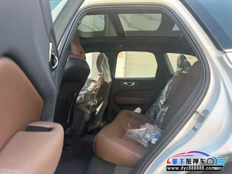 25年沃尔沃XC60轿车抵押车出售