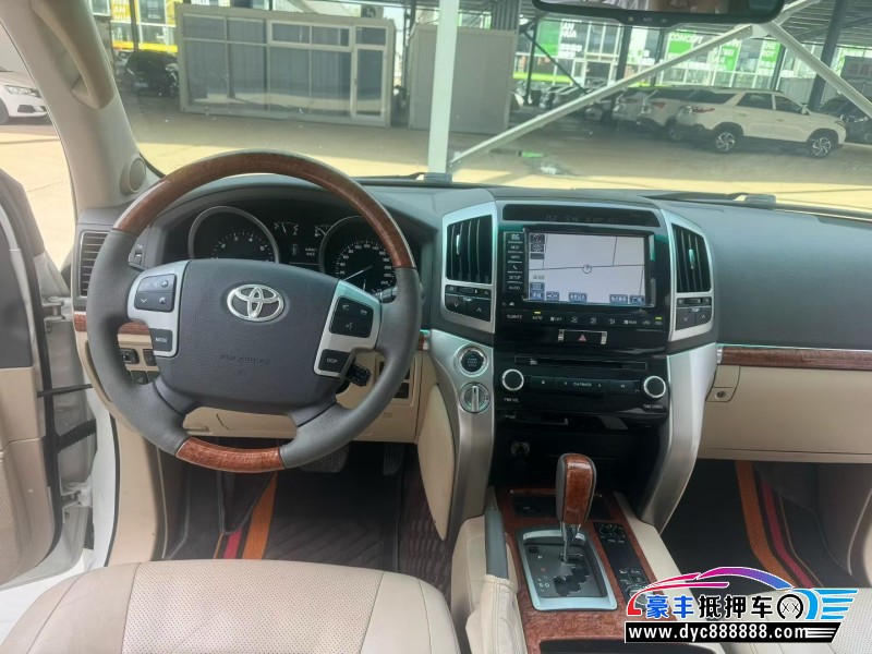 19年丰田兰德酷路泽（陆巡）轿车抵押车出售