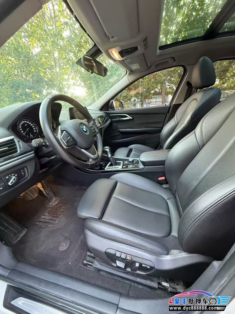 19年宝马1系轿车抵押车出售