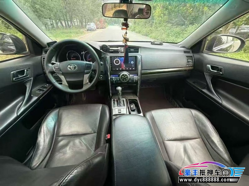 14年丰田锐志轿车抵押车出售