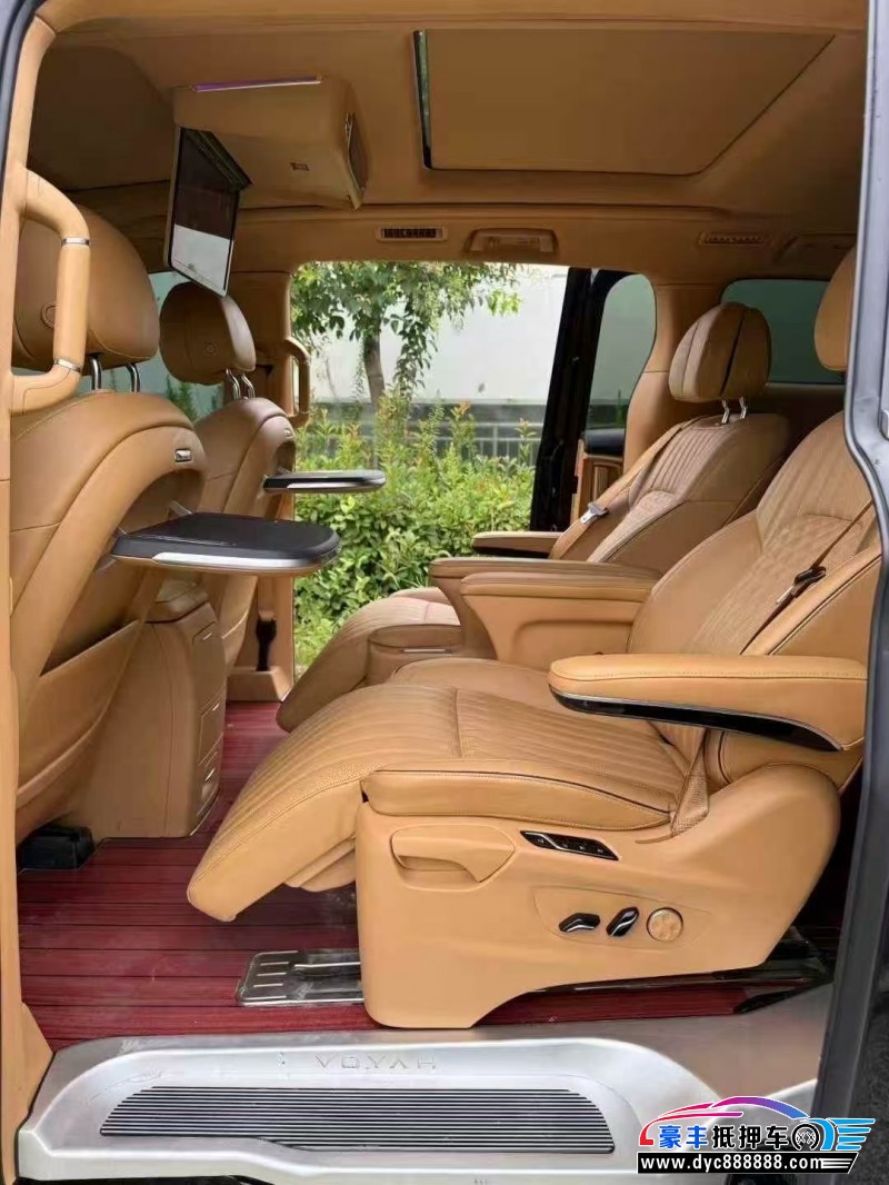 23年岚图梦想家轿车抵押车出售