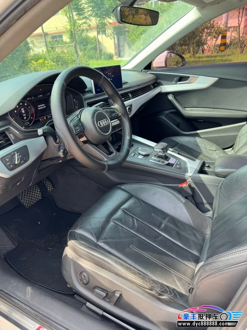 18年奥迪A4L轿车抵押车出售