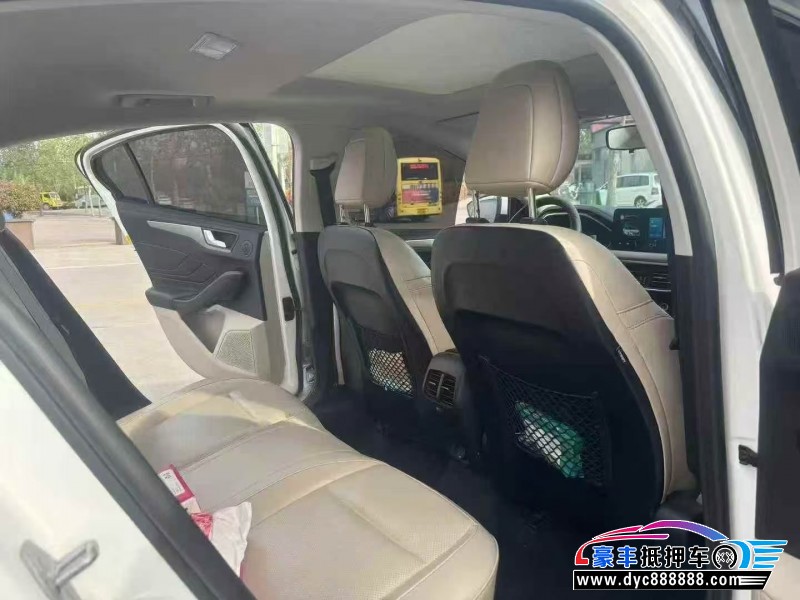 21年福特福克斯轿车抵押车出售