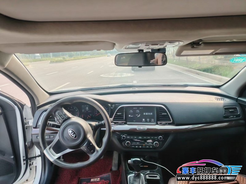 19年起亚K4轿车抵押车出售