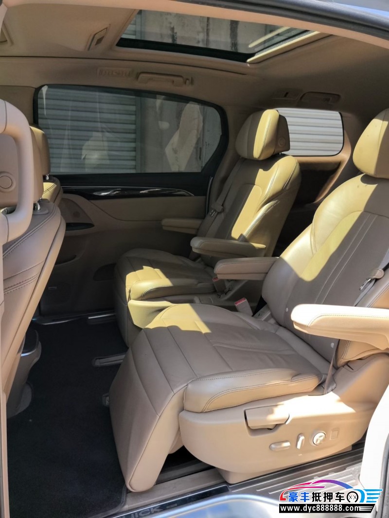 16年别克GL8轿车抵押车出售