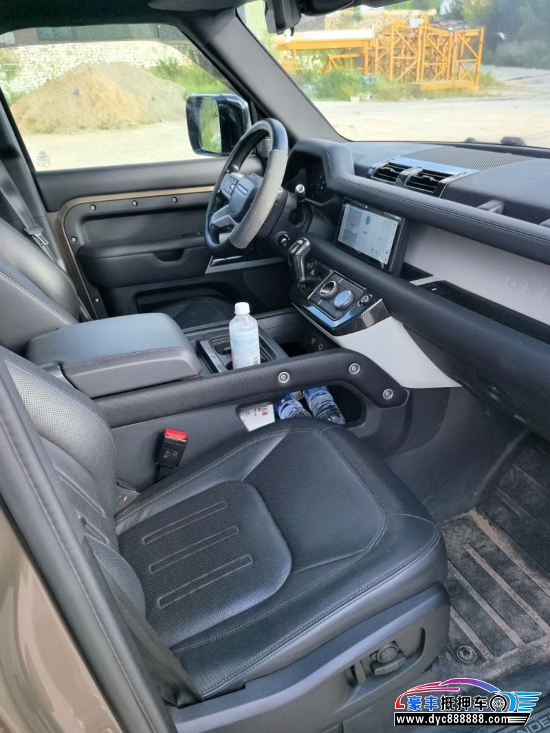 21年路虎卫士轿车抵押车出售