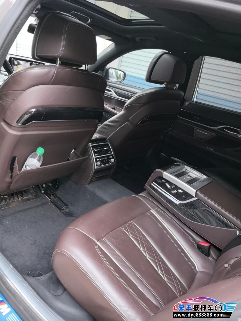 20年宝马7系轿车抵押车出售