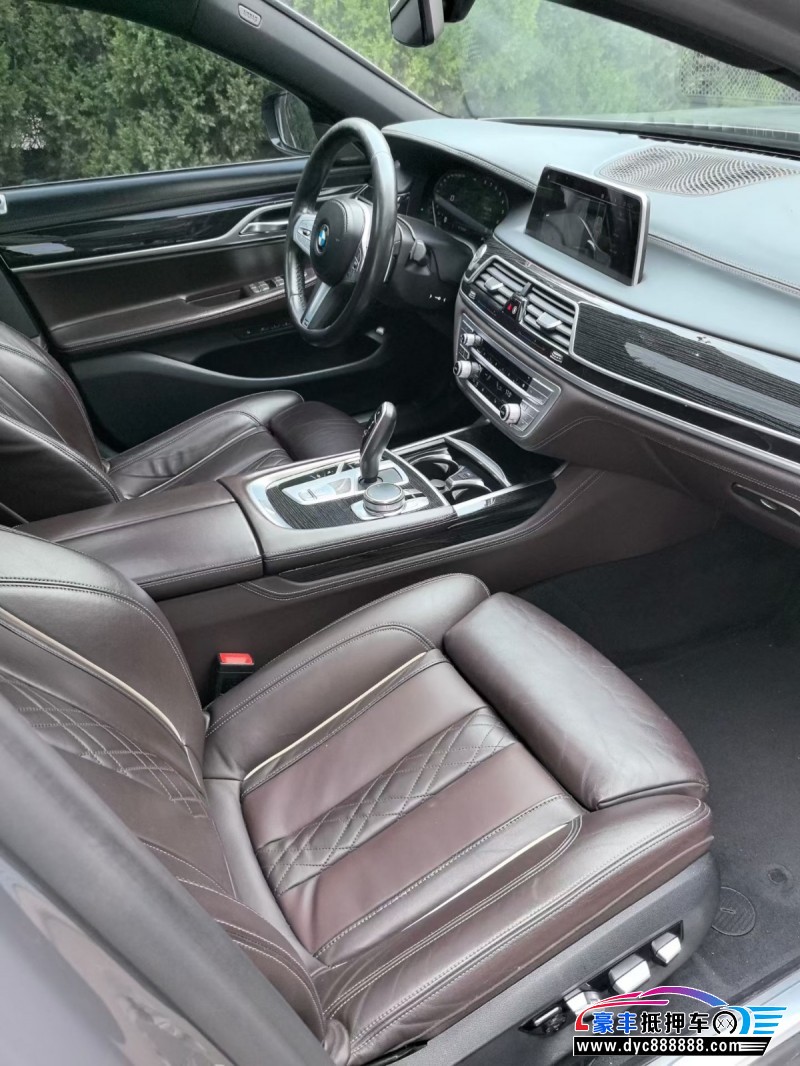 20年宝马7系轿车抵押车出售