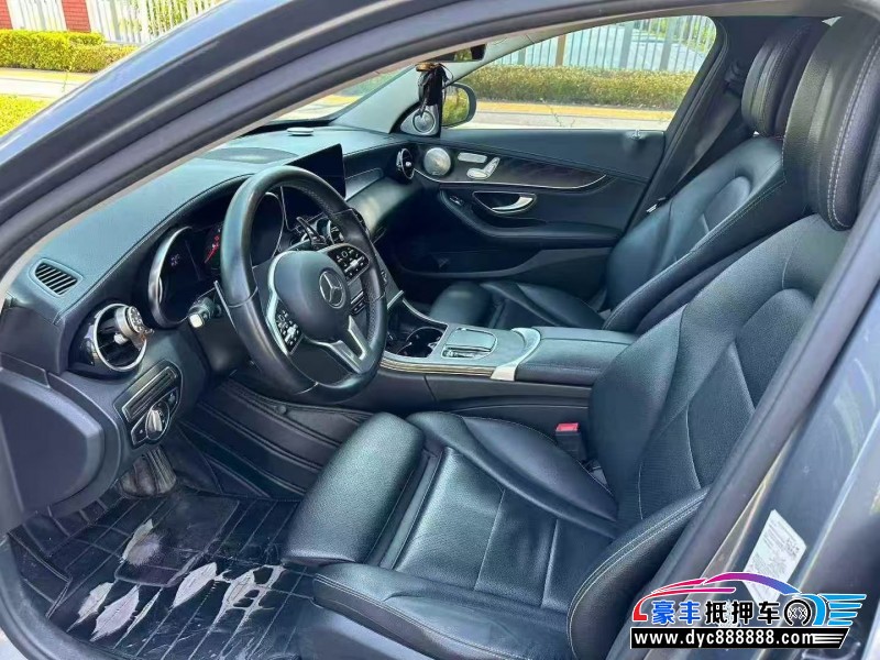 19年奔驰C轿车抵押车出售