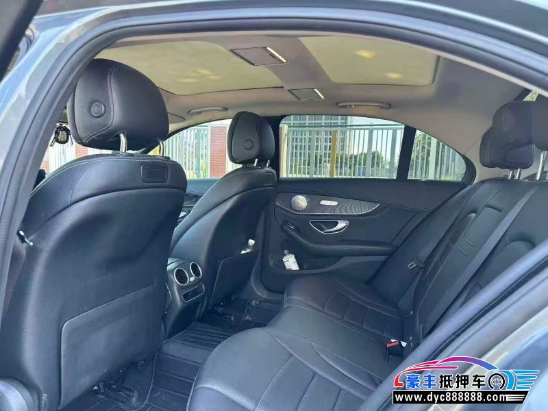 19年奔驰C轿车抵押车出售