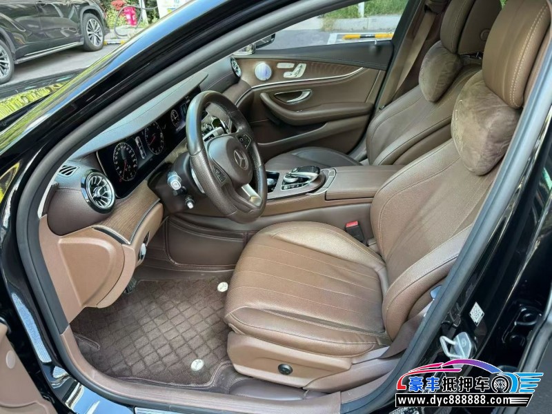 18年奔驰E轿车抵押车出售