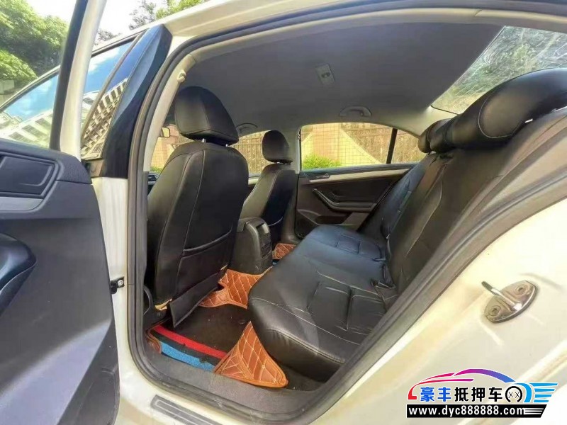 19年大众速腾轿车抵押车出售