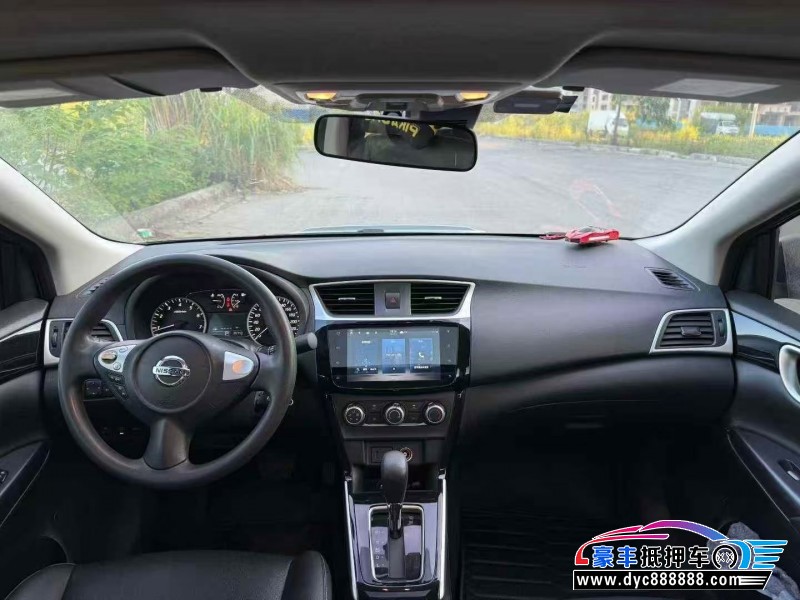 22年日产轩逸轿车抵押车出售