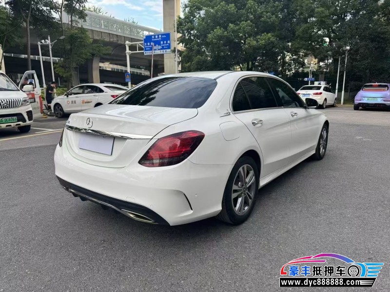 19年奔驰C轿车抵押车出售