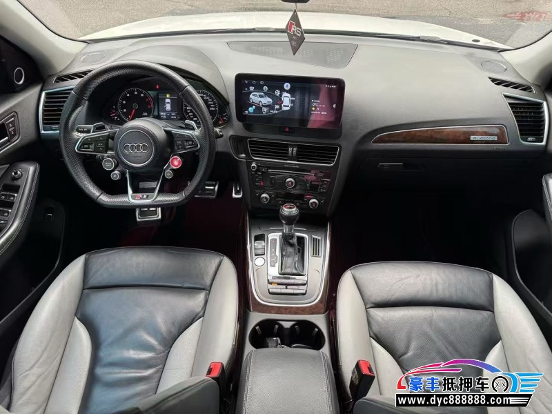 17年奥迪Q5轿车抵押车出售