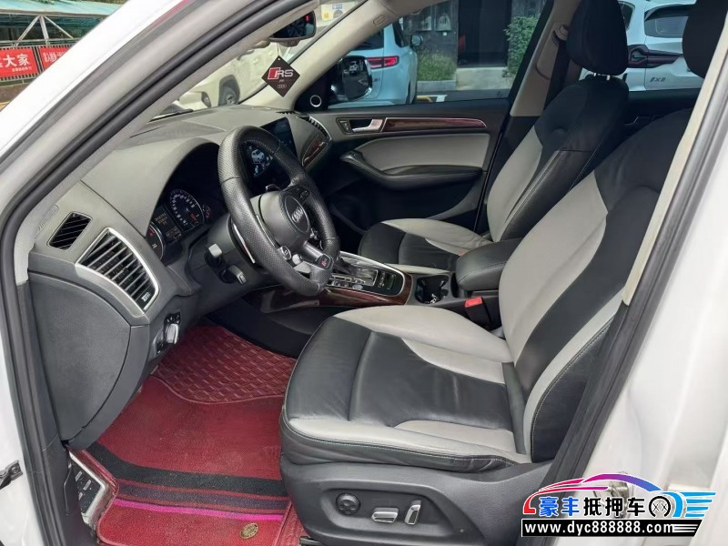 17年奥迪Q5轿车抵押车出售