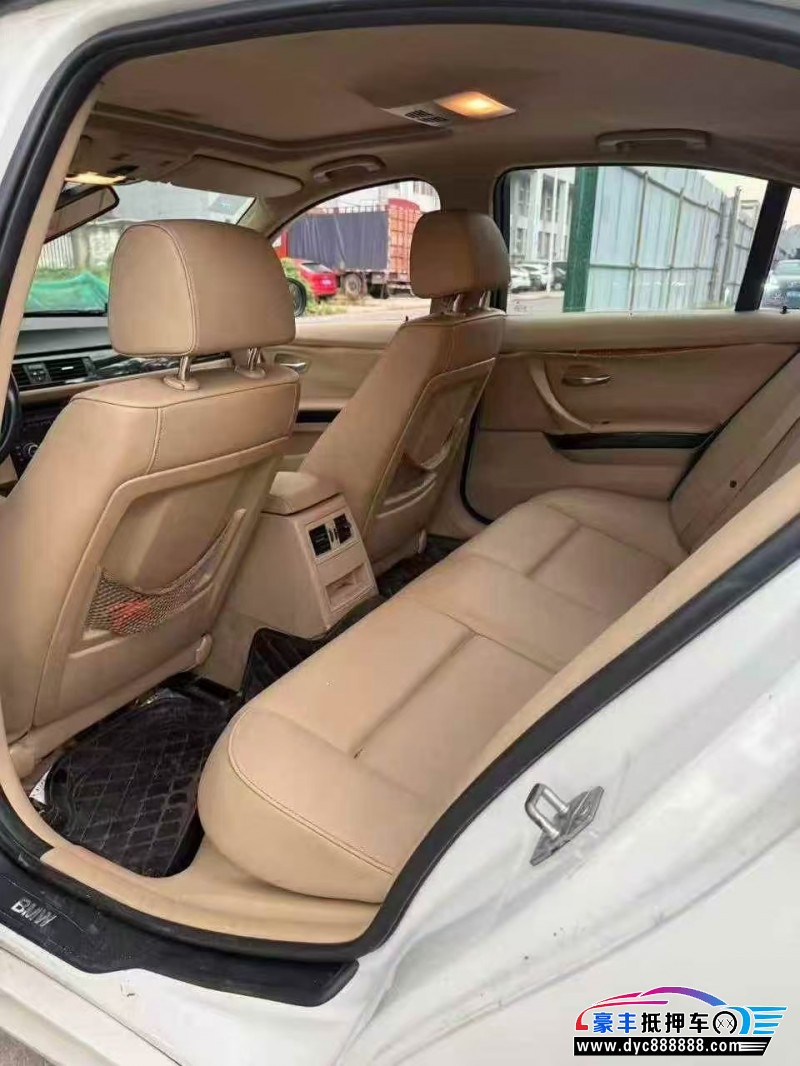 12年宝马3系轿车抵押车出售