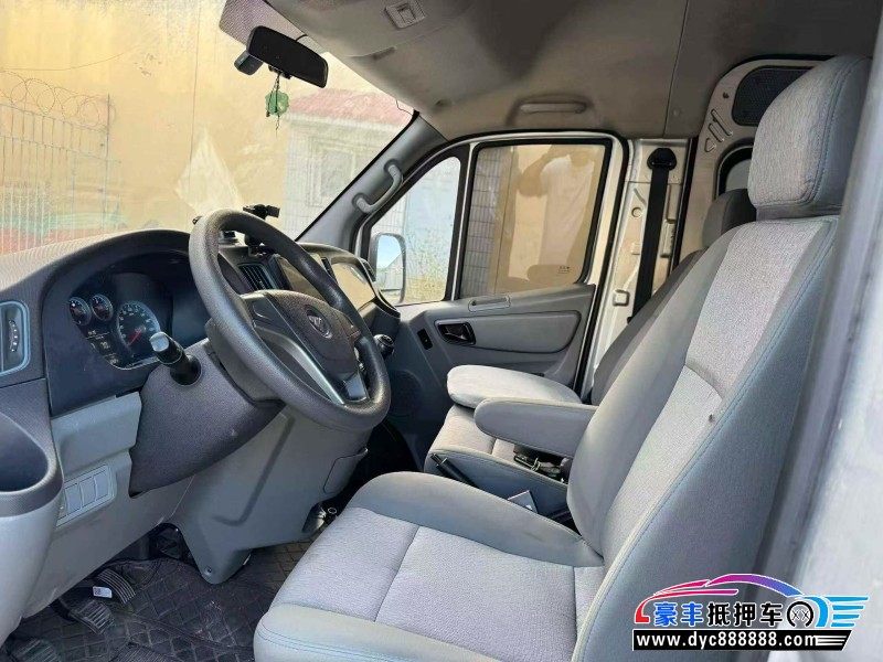 21年福田图雅诺轿车抵押车出售