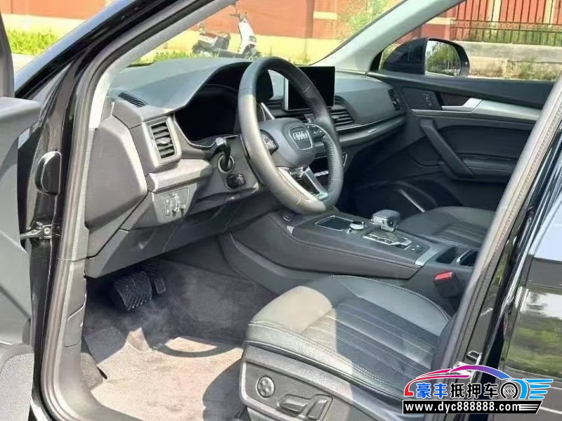 22年奥迪Q5轿车抵押车出售