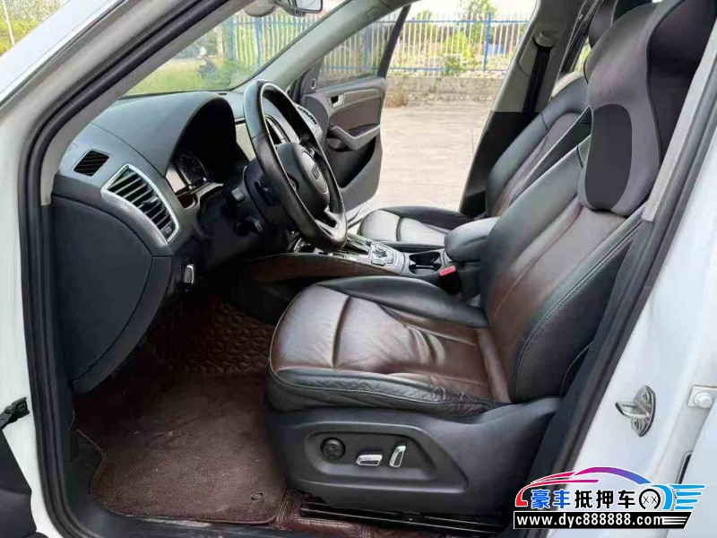 17年奥迪Q5轿车抵押车出售