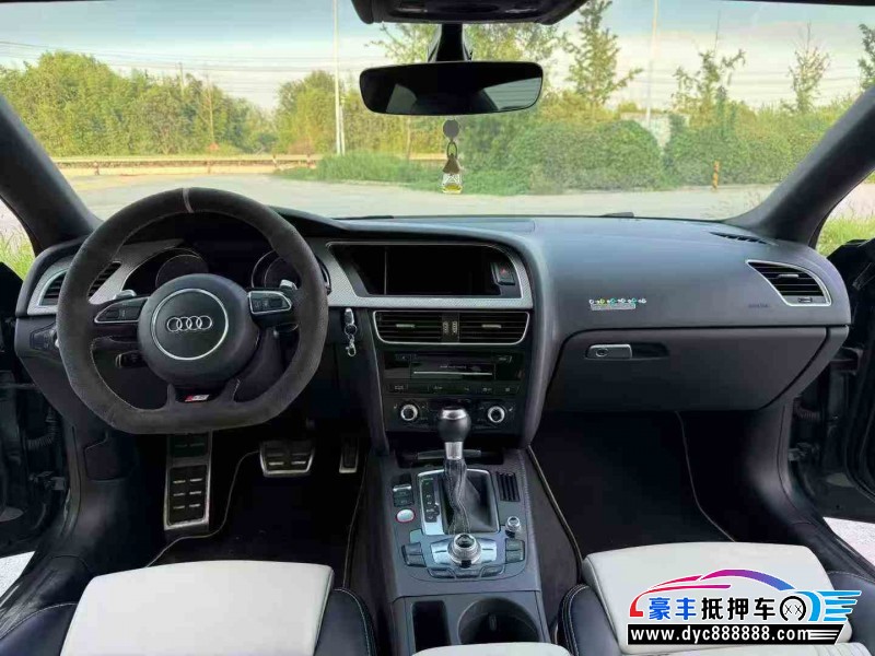 14年奥迪S5轿车抵押车出售
