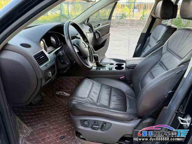 14年大众途锐轿车抵押车出售