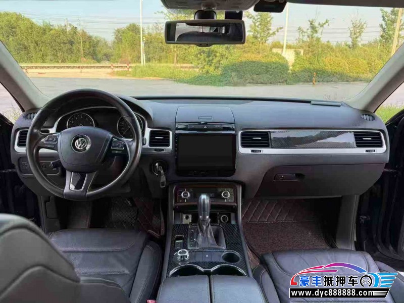 14年大众途锐轿车抵押车出售