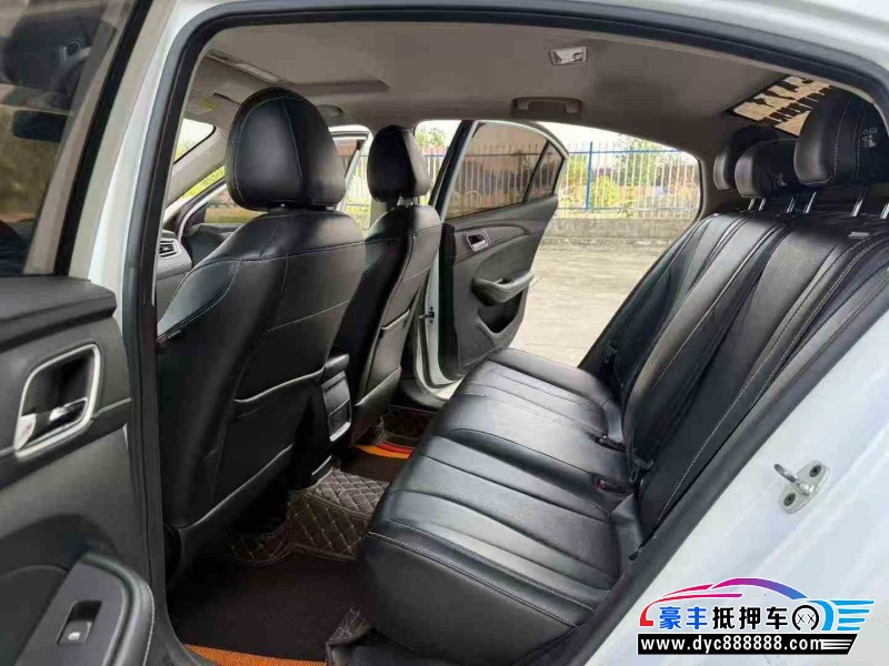 21年荣威i5轿车抵押车出售