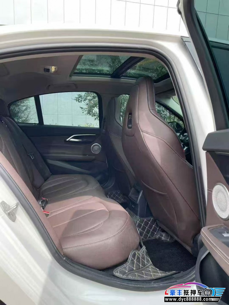 22年宝马1系轿车抵押车出售