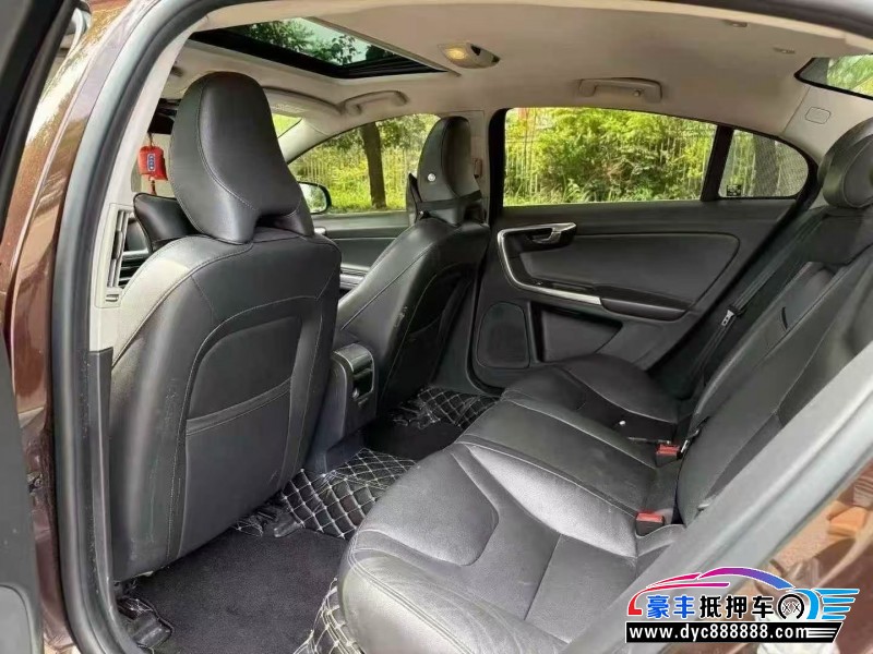 18年沃尔沃S60轿车抵押车出售