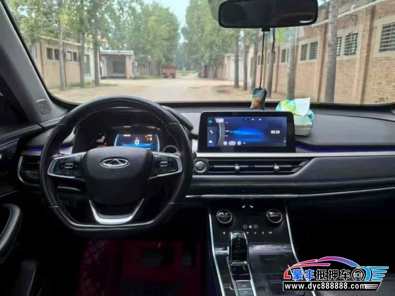 20年奇瑞瑞虎8轿车抵押车出售