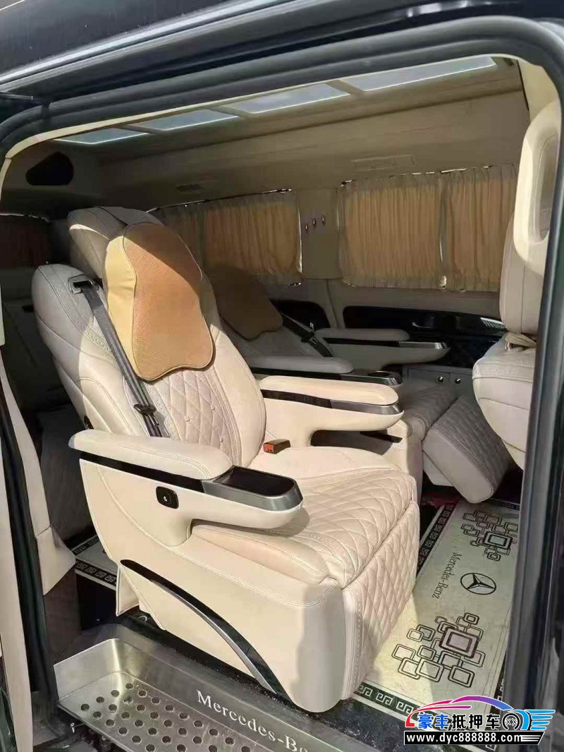 19年奔驰威霆轿车抵押车出售