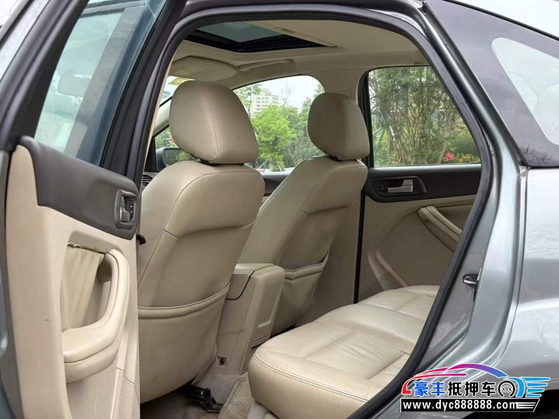 12年福特福克斯轿车抵押车出售