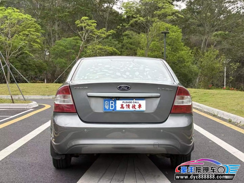 12年福特福克斯轿车抵押车出售