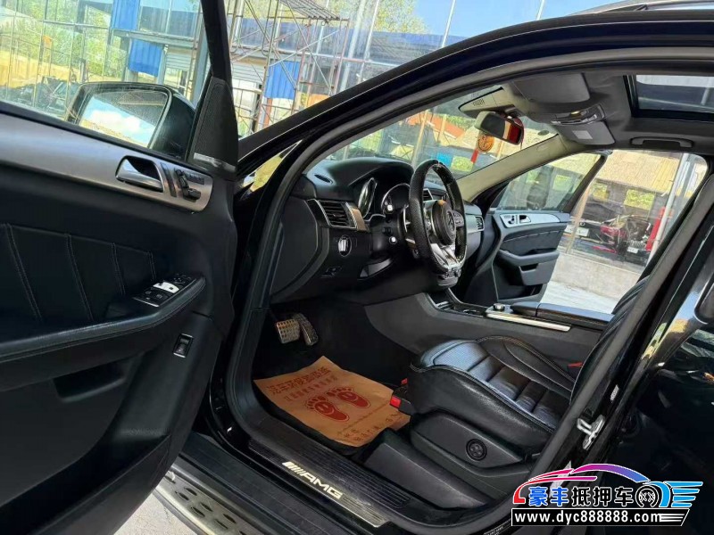 15年奔驰M级轿车抵押车出售