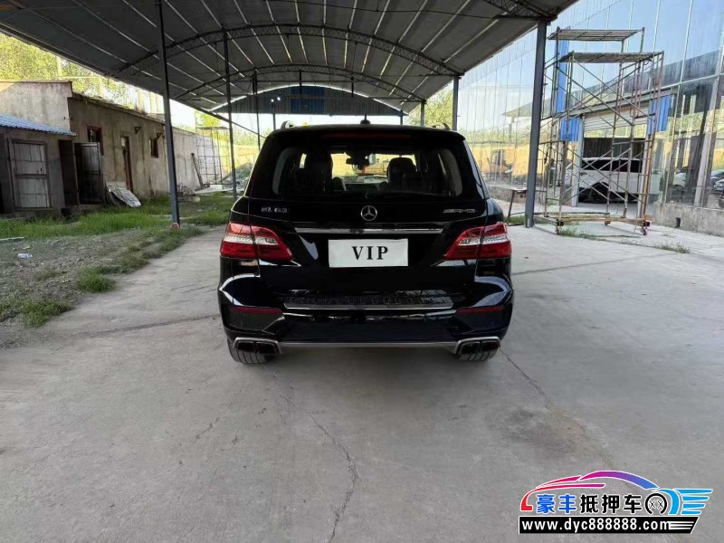 15年奔驰M级轿车抵押车出售