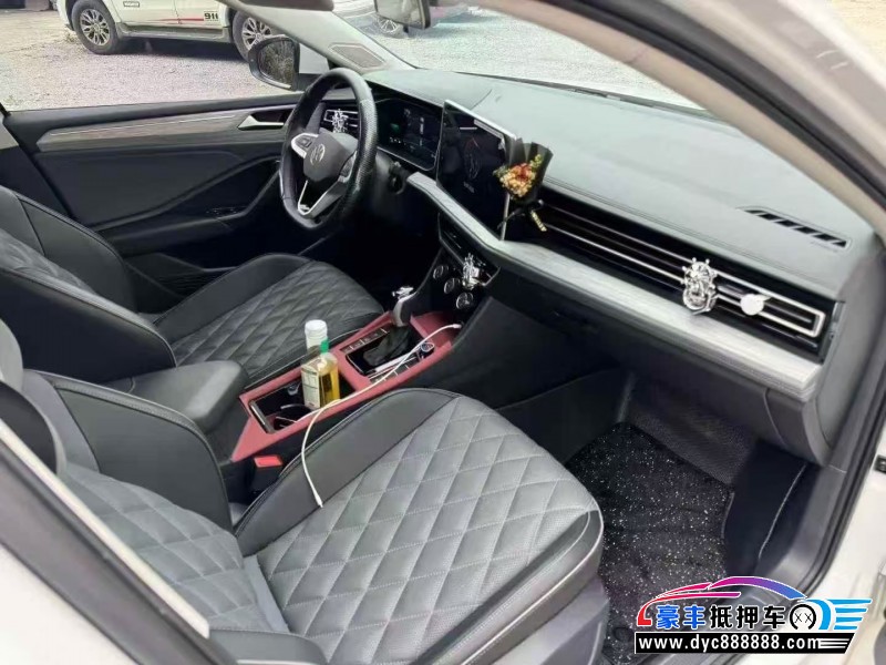 25年大众速腾轿车抵押车出售