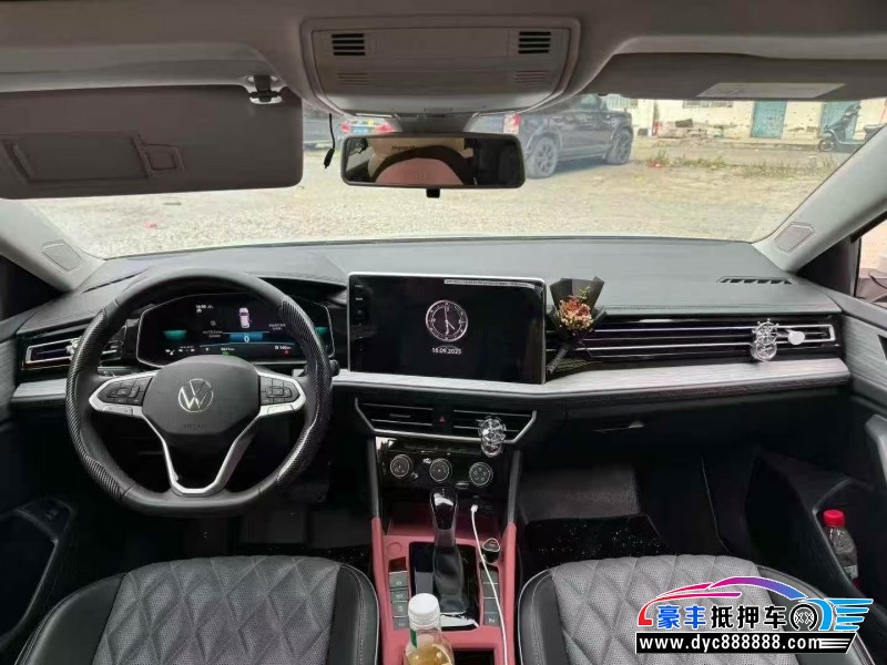 25年大众速腾轿车抵押车出售