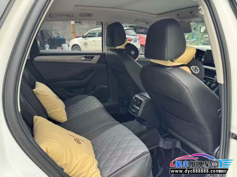 25年大众速腾轿车抵押车出售