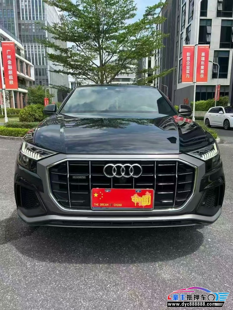 22年奥迪Q8轿车抵押车出售